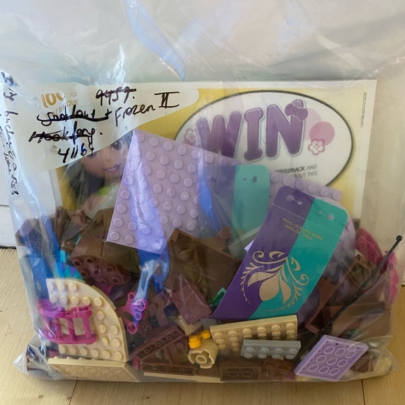 Lego Disney Frozen II treehouse set 41164 - Picture 2 of 2